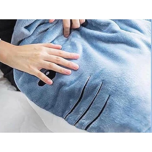 Children’s Flannel Shark Blanket/Onesie Fits Up to 65 llbs. Playful Soft Cozy - Picture 5 of 9